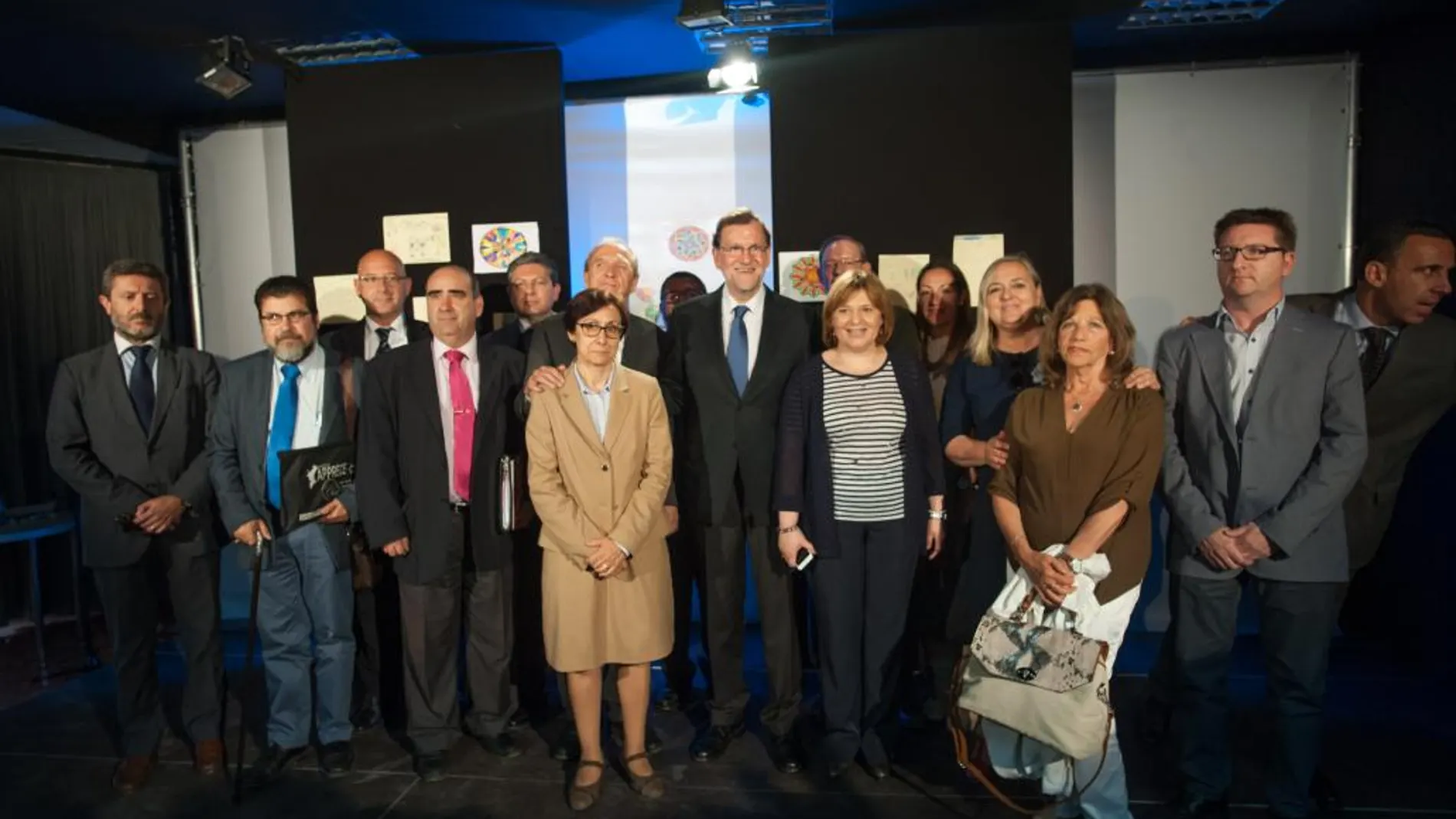 Foto de familia con los representantes de todas las organizaciones de la educación concertada