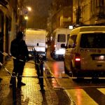Agentes de Policía belgas durante la operación en el barrio de Molenbeek