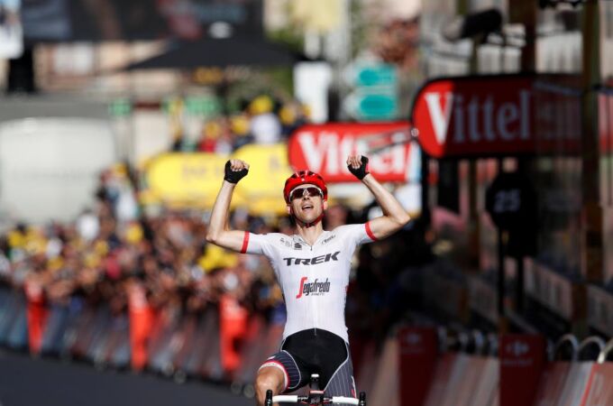 El holandés Bauke Mollema celebra su primer triunfo en el Tour de Francia
