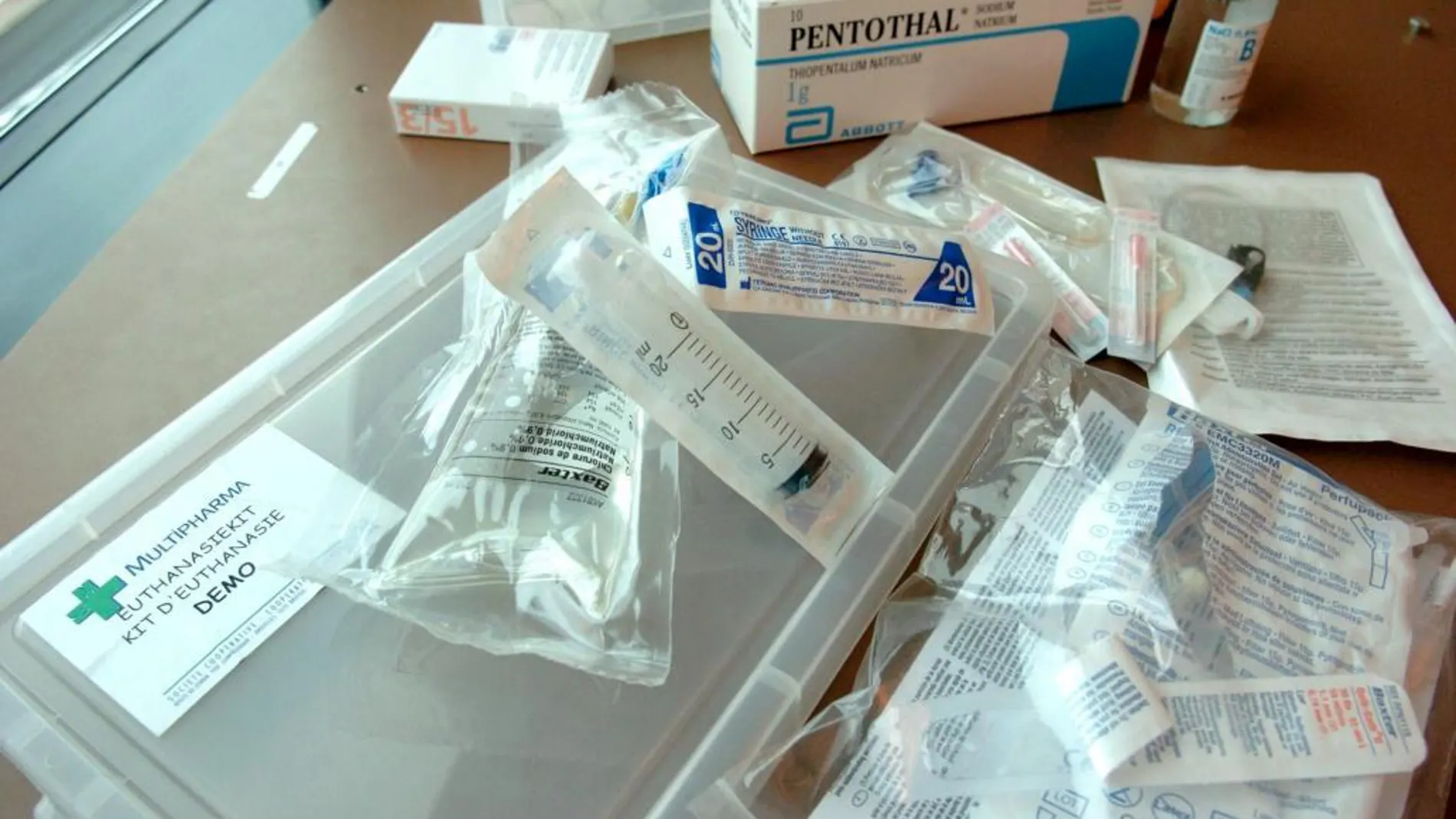 Vista del llamado "kit de eutanasia" que se vende en algunas farmacias de Bélgica
