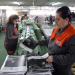 Trabajadoras con discapacidad del Centro laboral de Lince Marketing Directo, en Valladolid