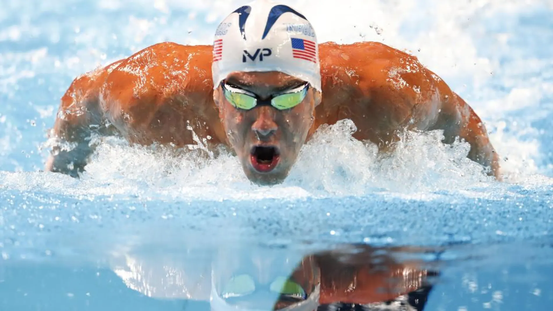 Michael Phelps durante la final de los 200 metros mariposas en el CenturyLink Center
