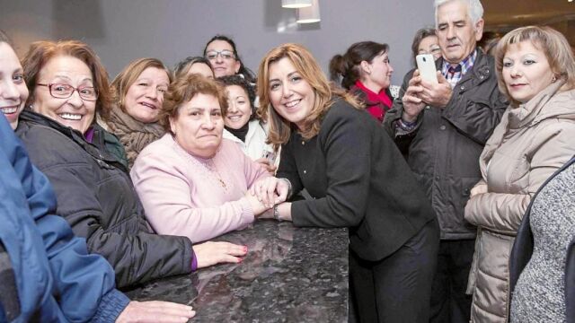 Susana Díaz visitó ayer un centro de participación activa en la provincia de Granada