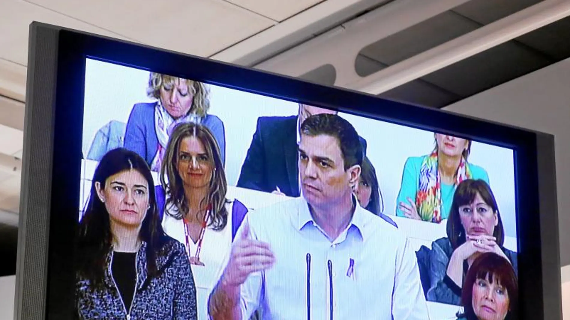 El líder de los socialistas, ayer, durante su intervención en el Comité Federal