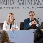 El conseller de Hacienda, Vicent Soler, y la secretaria autonómica del ramo, Clara Ferrando, durante una reciente rueda de prensa
