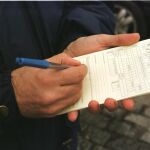Los ayuntamientos multan cinco veces más que la Dirección General Tráfico