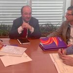 El primer secretario del PSC, Miquel Iceta, se reunió ayer con los dirigentes de Societat Civil Catalana