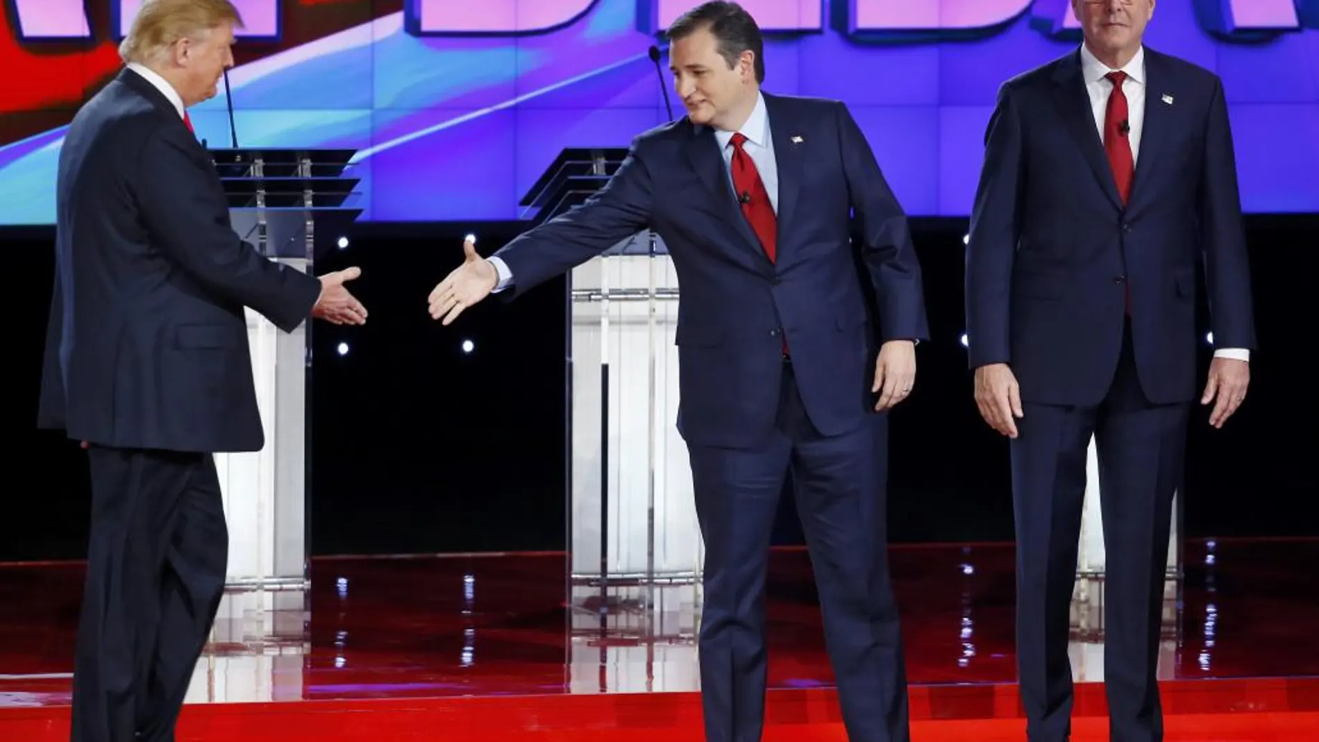 Jeb Bush afirma que Donald Trump es «el candidato del caos»