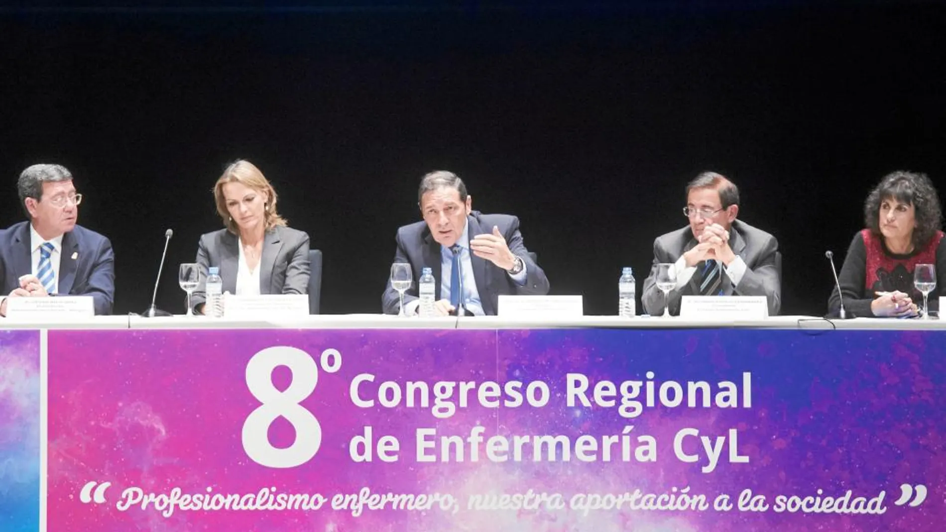 Sáez Aguado interviene en la presentación del congreso en presencia de César Rico y Alfredo Escaja, entre otros