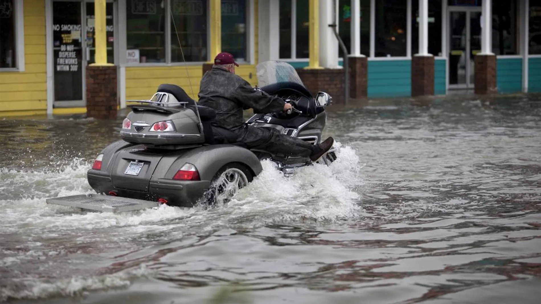 El huracán Joaquín ha provocado inundaciones en el sur de Carolina
