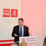 El presidente de la Generalitat y secretario general del PSPV, Ximo Puig, ayer en las jornadas parlamentariasEfe