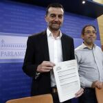 El líder de IULV-CA, Antonio Maíllo, anunció ayer el recurso junto al profesor de Derecho Constitucional Joaquín Urías