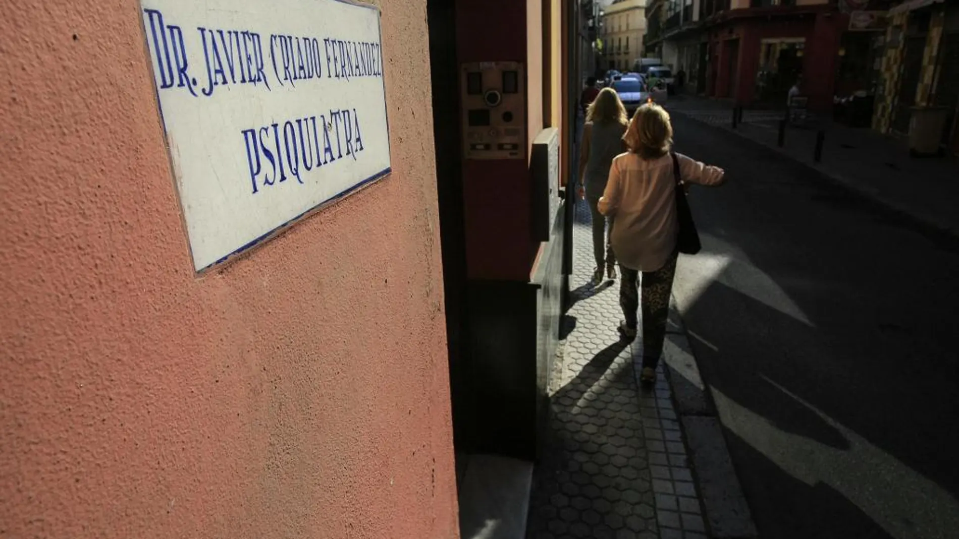La fachada de la consulta del doctor Javier Criado