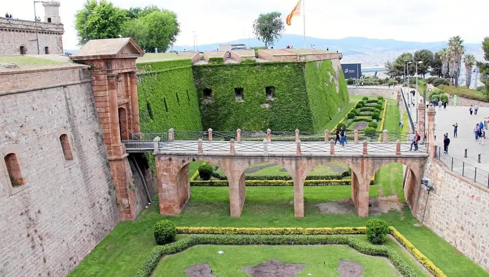 El Castillo de Montjuic fue hasta 2009 un Museo Militar.
