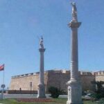 La Justicia obliga al Ayuntamiento Cádiz a retirar la bandera republicana