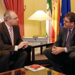 Antonio M. López entregó a Juan Pablo Durán el informe de fiscalización