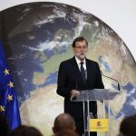El presidente del Gobierno,Mariano Rajoy, en la inauguración de dos jornadas de debate para consensuar con la sociedad civil la regulación que se va a desarrollar para cumplir con los compromisos asumidos en el Acuerdo de lucha contra el cambio climático de París.