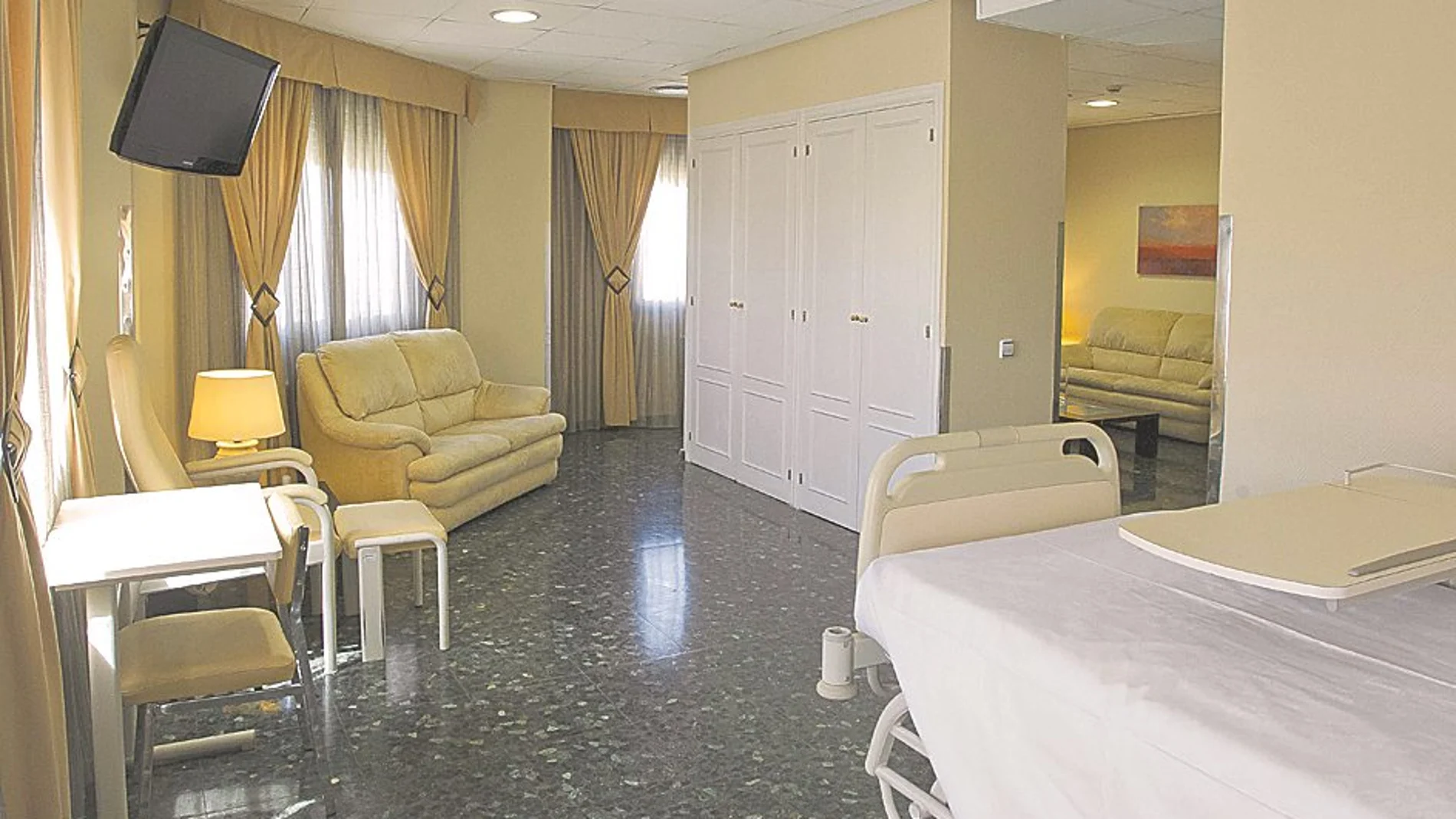 Imagen de una de las 42 habitaciones suites y royal suites del nuevo complejo hospitalario