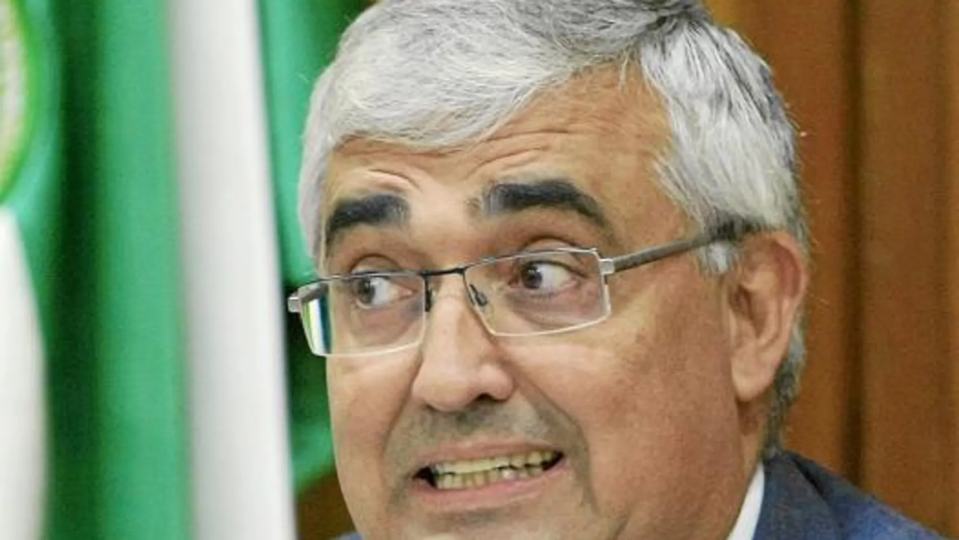 El consejero Antonio Ramírez Arellano compareció ayer en comisión parlamentaria