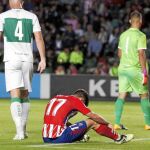 Vietto, en el suelo, durante el partido contra el Elche del pasado miércoles