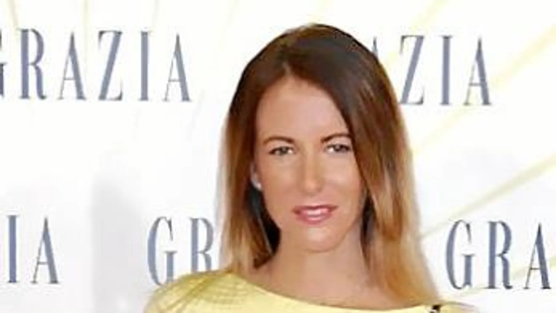 Vega vestida por Beatriz de la Cámara
