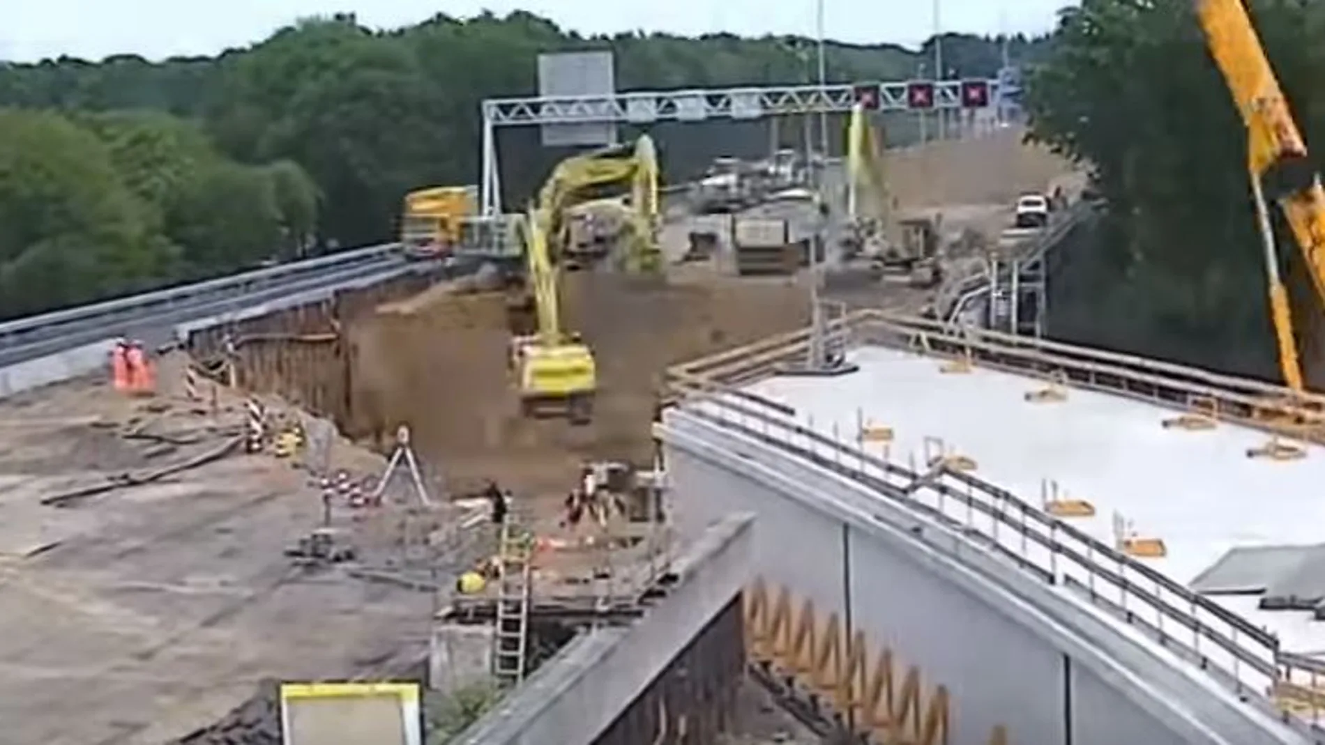 Construyen un túnel bajo una autopista ¡en 48 horas!