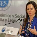 La presidenta de las Cortes, Silvia Clemente, pronuncia su discurso «La democracia participativa como garantía de calidad democrática» en el CES