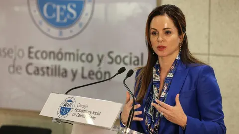 La presidenta de las Cortes, Silvia Clemente, pronuncia su discurso «La democracia participativa como garantía de calidad democrática» en el CES