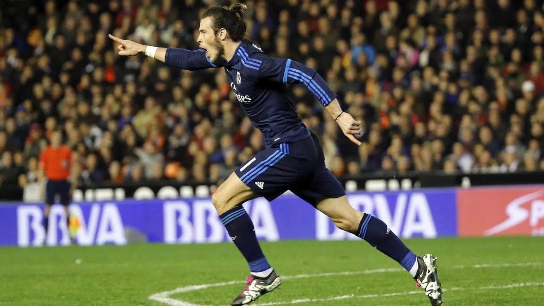 Bale marcó el segundo y con un taconazo de lujo participó en el primero