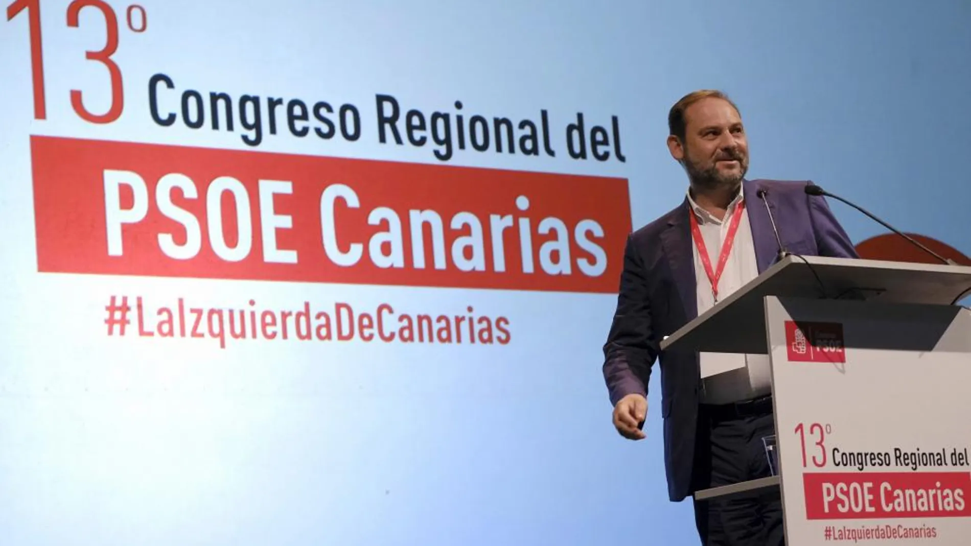 El secretario federal de Organización del PSOE, José Luis Ábalos, inauguró hoy el 13 Congreso Regional de los socialistas canarios.
