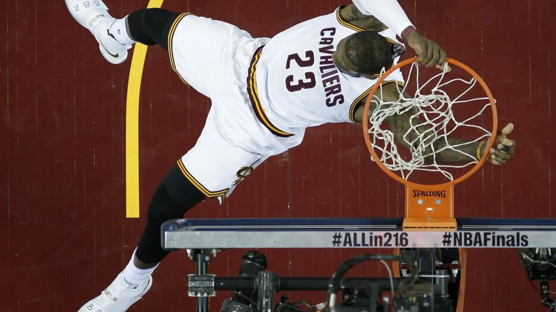 LeBron James, durante el partido