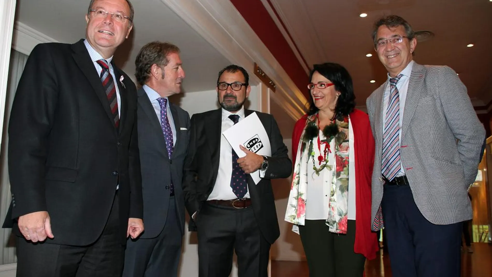 Antonio Silván, Javier Vega, Marcelino Fernández, Teresa Mata y Juan Martínez Majo inauguran la jornada