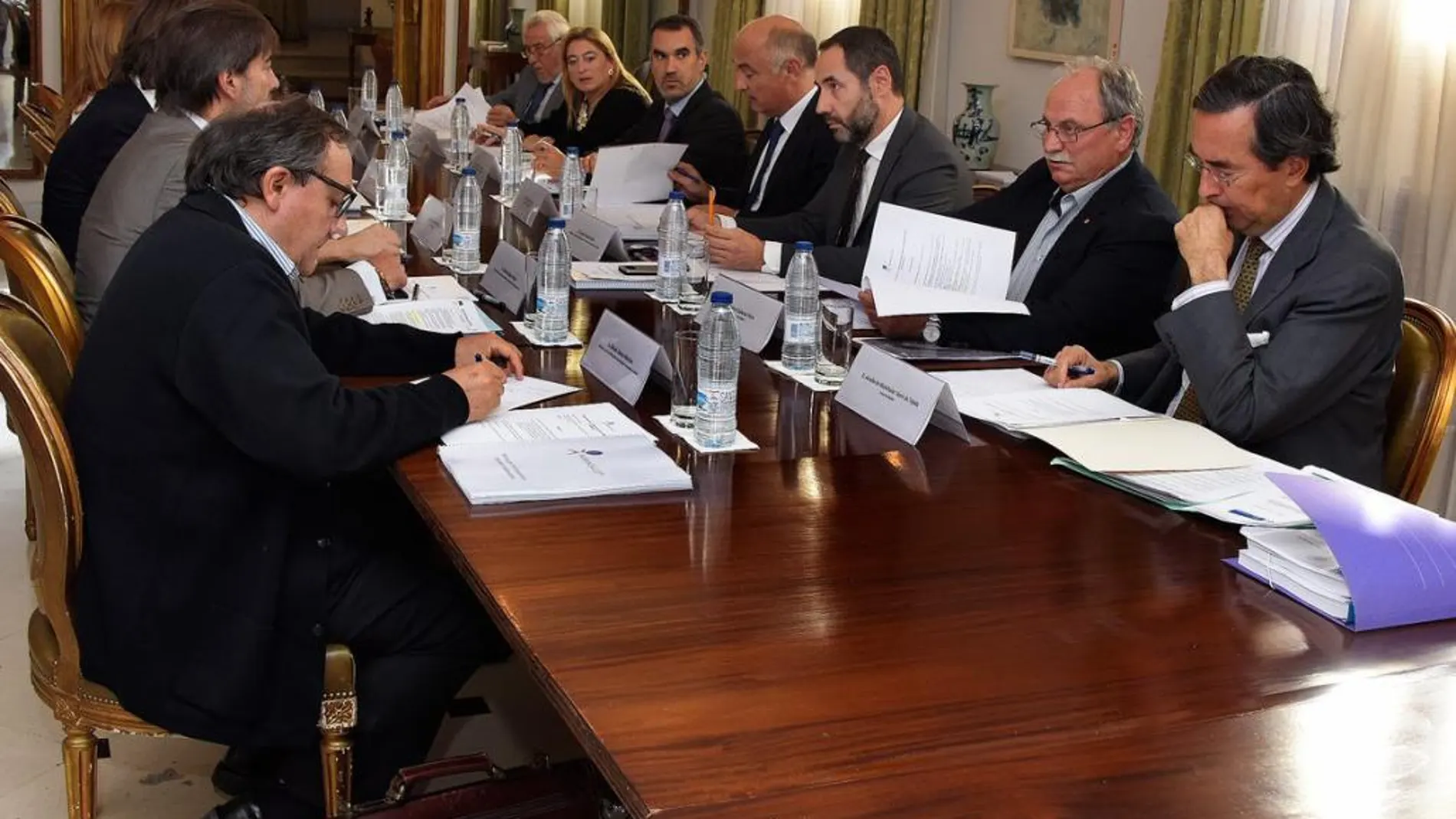 Reunión en Madrid de la comisión ejecutiva, con la presencia, entre otros, de Amalio de Marichalar