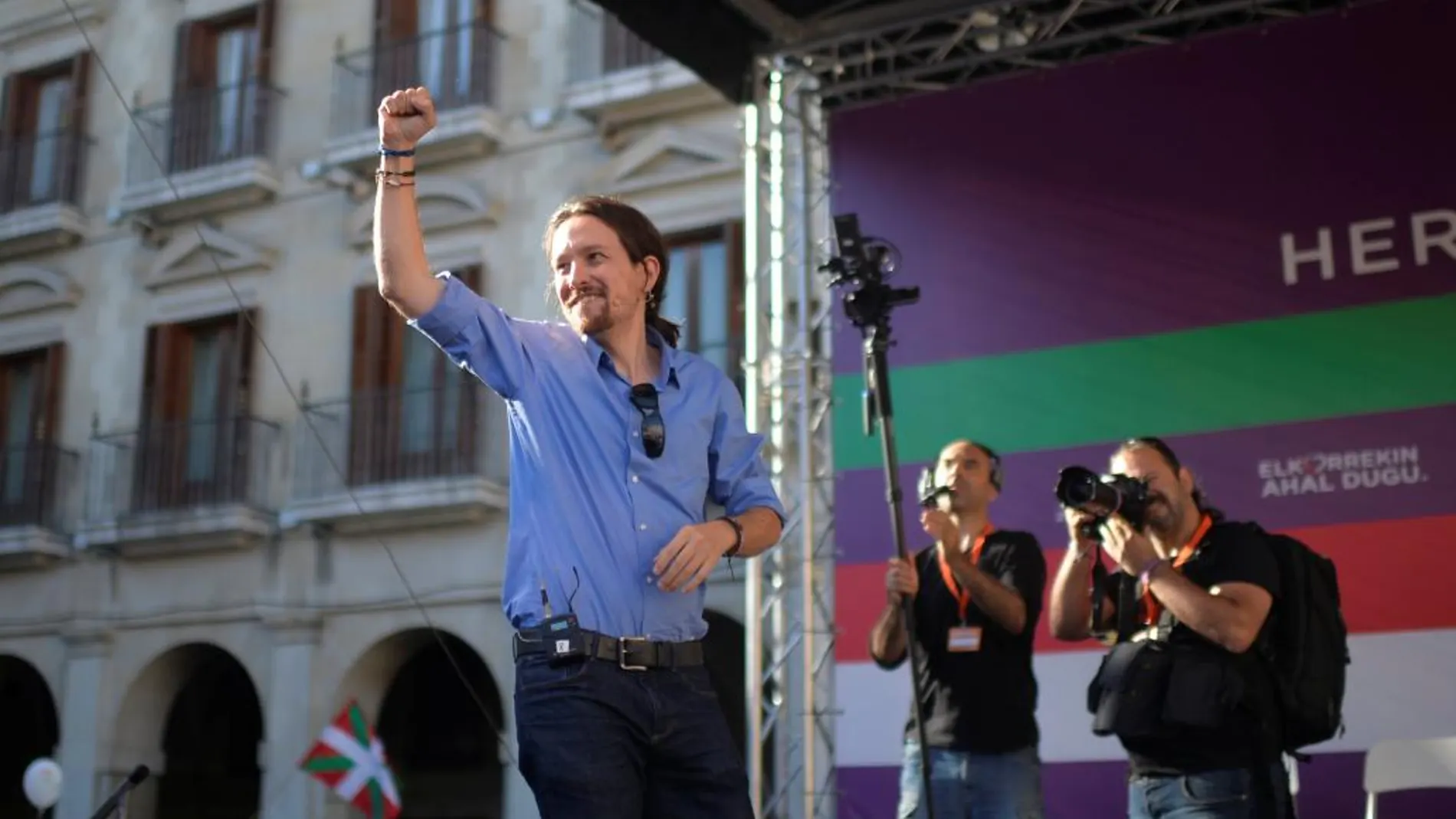 El líder de Podemos, Pablo Iglesias, anoche en Vitoria