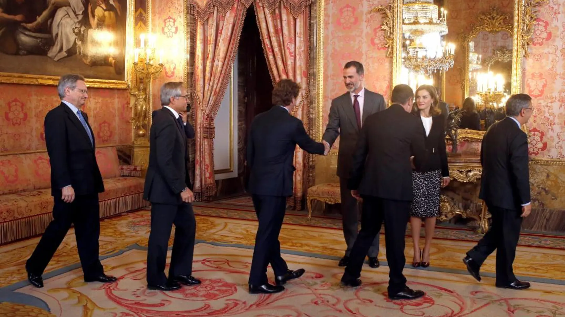 Los Reyes Felipe y Letizia, durante la reunión del patronato de la Fundación Princesa de Gerona