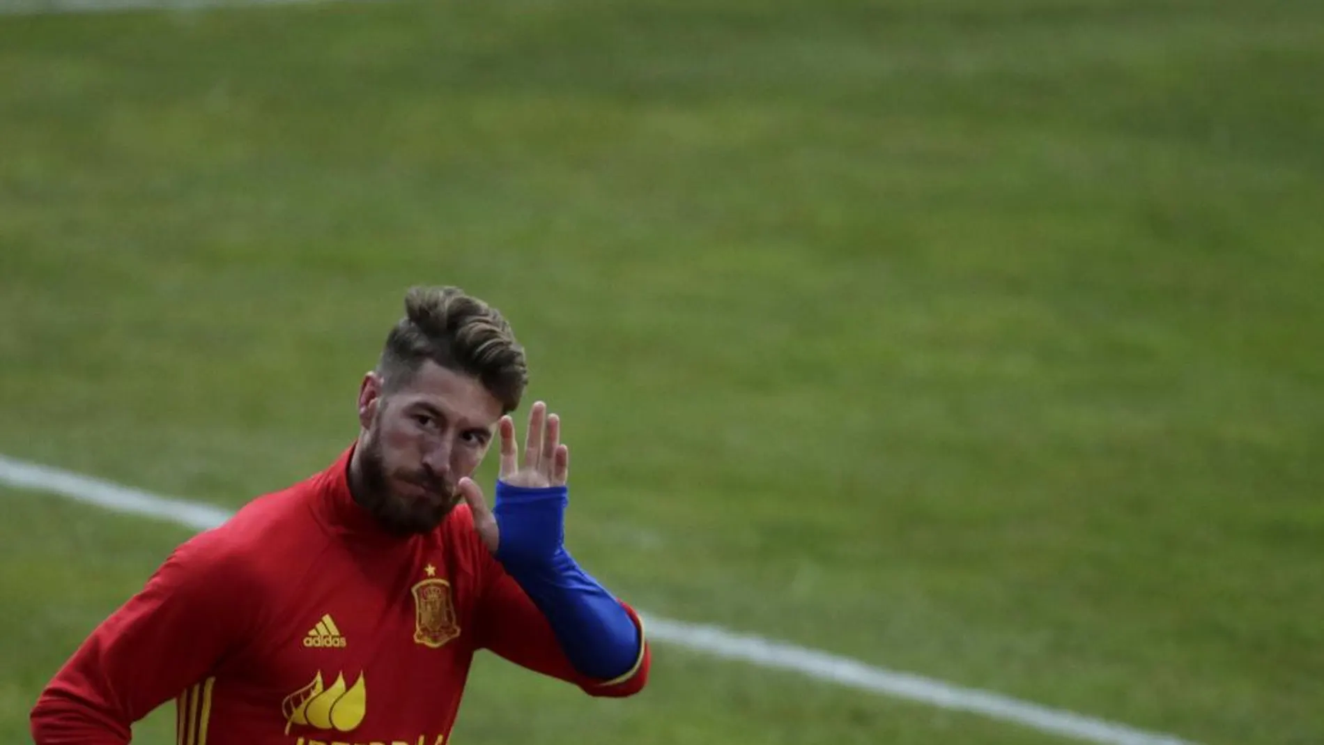 El jugador de la selección nacional Sergio Ramos durante un entrenamiento de la selección española de fútbol