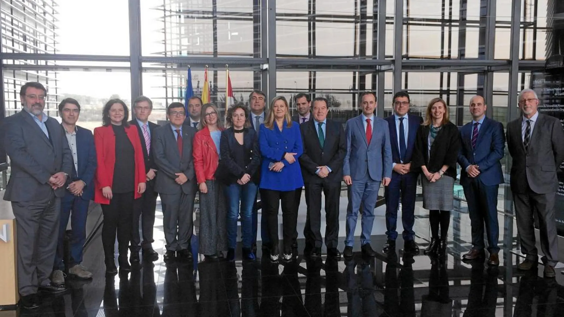 Los participantes en este Foro, presidido por la consejera Pilar del Olmo