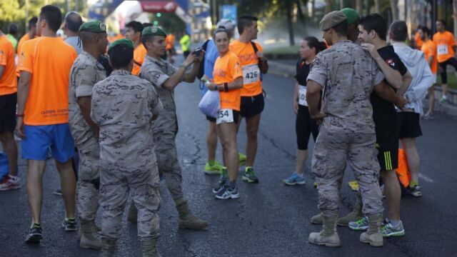 Una carrera entre militares para homenajear el apoyo de Francia contra el terrorismo