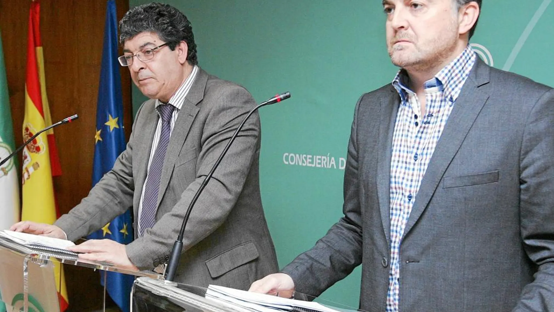 El hasta junio coordinador de Izquierda Unida en Andalucía Diego Valderas y su posible sucesor Antonio Maíllo