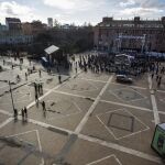 Apenas unas decenas de personas siguieron ayer el concurso de murgas en la plaza de la Remonta dentro de la programación del Carnaval