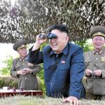 El dictador de Corea del Norte, Kim Jong Un, en unas maniobras militares