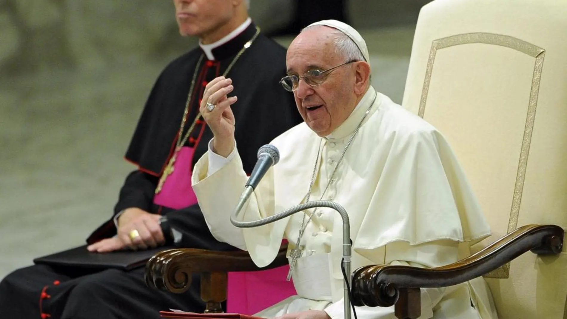 El Papa Francisco durante la audiencia con participantes de la reunión internacional de jóvenes consagrados