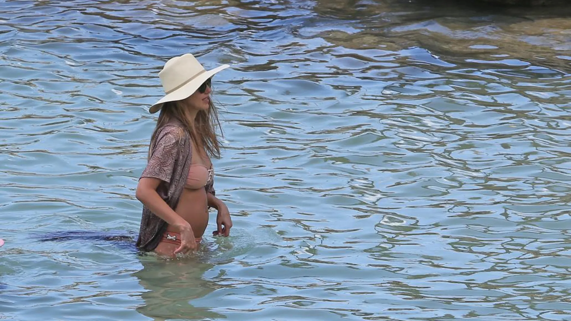 Jessica Alba, de vacaciones en Hawaii