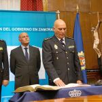 El subdelegado del Gobierno, Jerónimo García, preside la toma de posesión del nuevo comisario jefe de la Policía Nacional de Zamora, Clemente Castaño Moreno