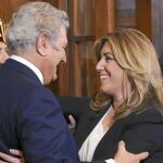 El presidente del Congreso, Jesús Posada, saluda a Susana Díaz en la recepción por el aniversario de la Constitución