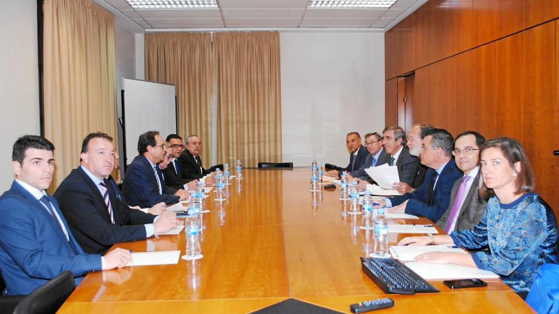 El Consejo de Administración de Caixa Ontinyent visitó recientemente el Instituto Valenciano de Finanzas (IVF)
