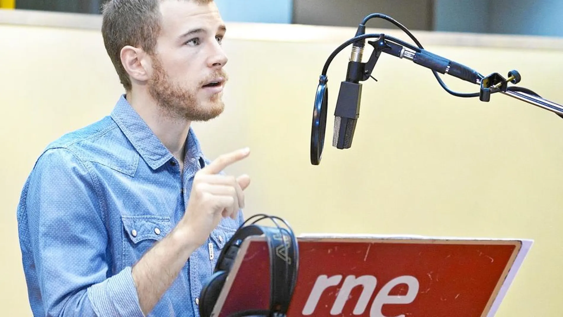 El actor Álvaro Cervantes