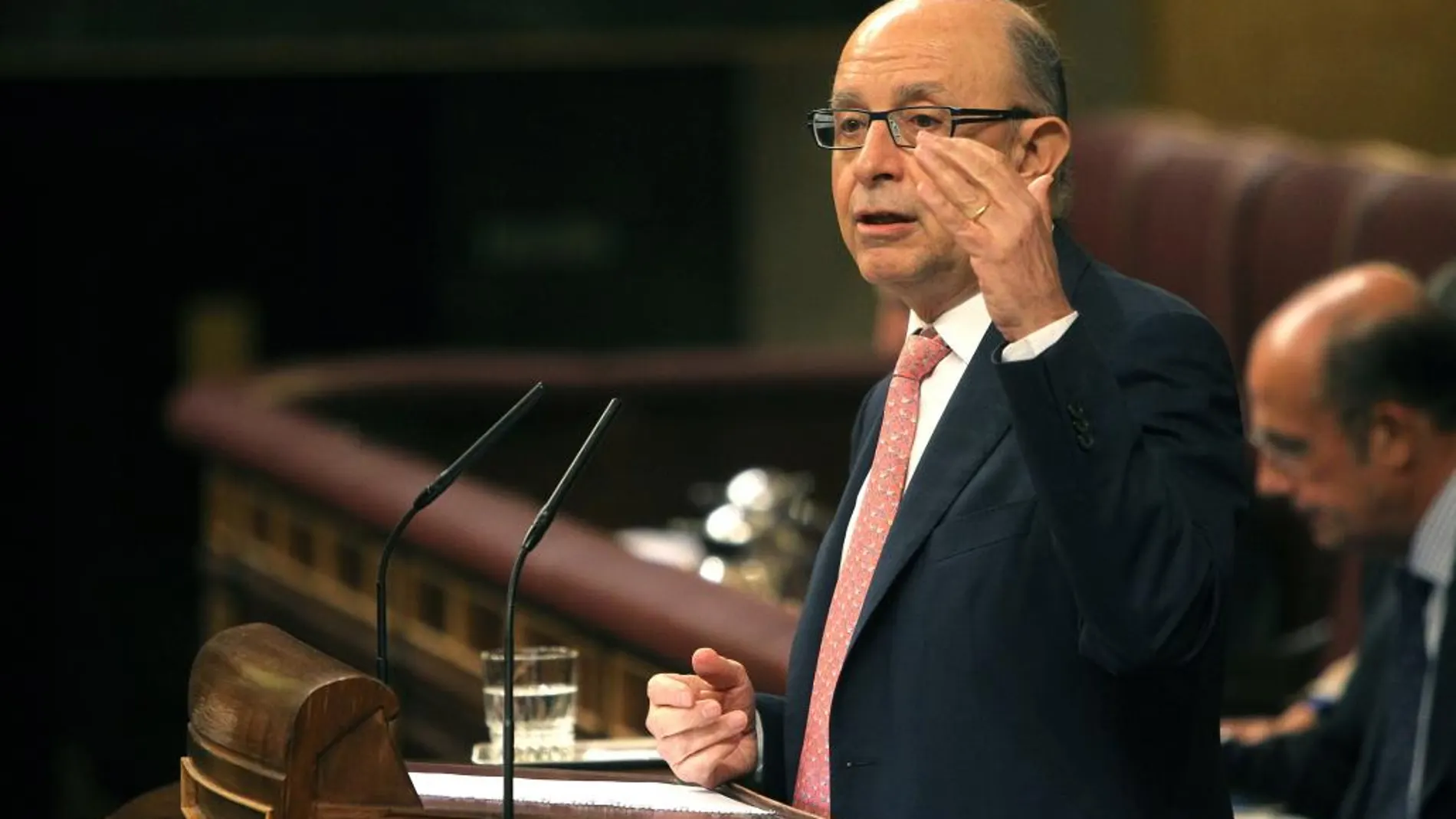 El ministro de Economía, Cristóbal Montoro, durante el Pleno de Presupuestos