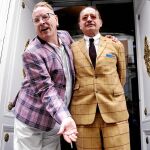 John Lydon (izqda.) junto a su mánager «Rambo» (dcha.)