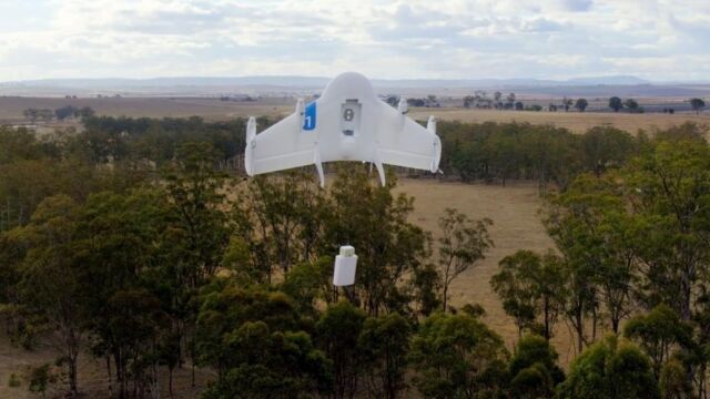 Uno de los prototipos probados por Google, en pleno vuelo